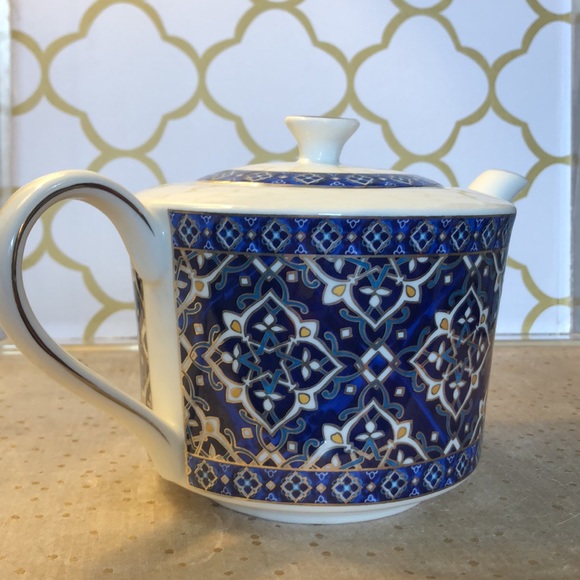 Grace’s Teaware tea pot. Blue and silver design. Gently used. Great condition. - Picture 7 of 10